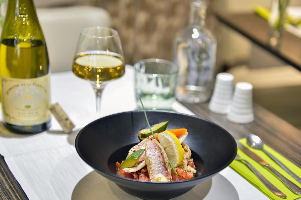 Cristal Hotel Restaurant - Logis Hotels Сомюр Екстериор снимка