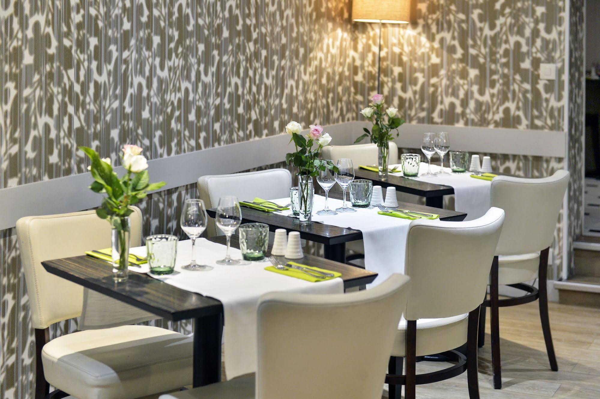 Cristal Hotel Restaurant - Logis Hotels Сомюр Екстериор снимка