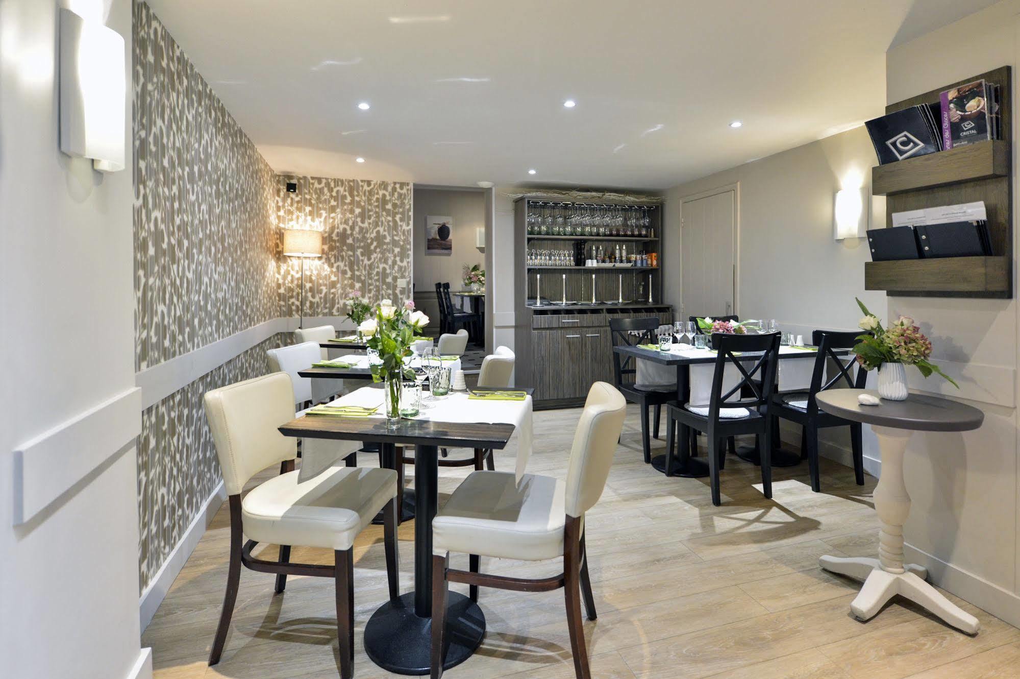 Cristal Hotel Restaurant - Logis Hotels Сомюр Екстериор снимка
