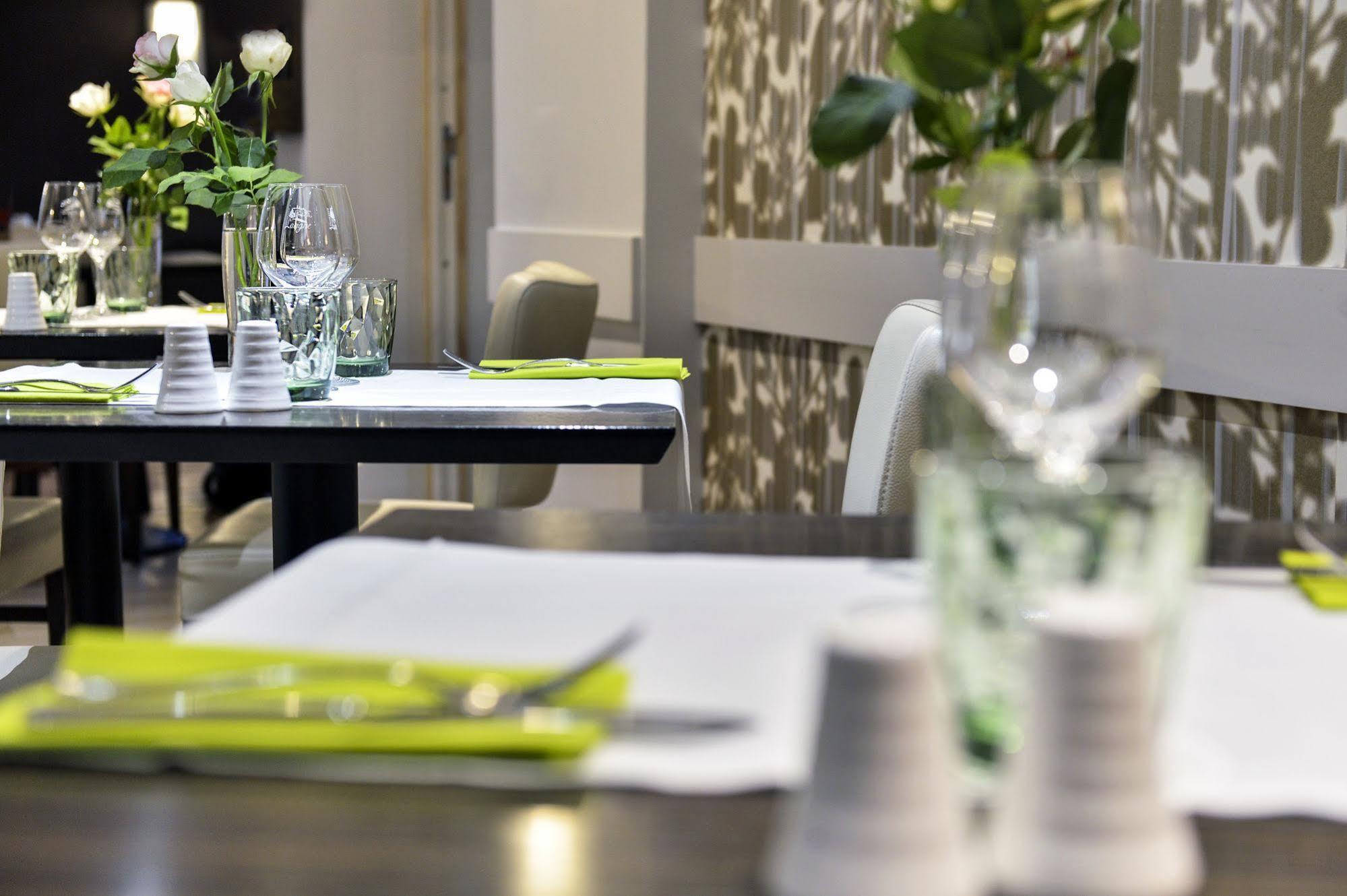Cristal Hotel Restaurant - Logis Hotels Сомюр Екстериор снимка