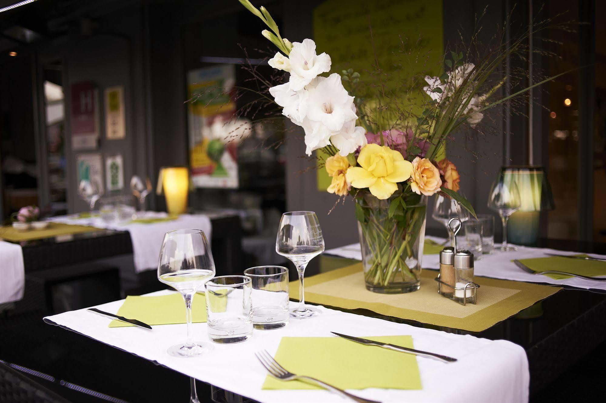 Cristal Hotel Restaurant - Logis Hotels Сомюр Екстериор снимка